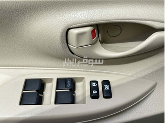 Toyota Yaris Hatchback 2015 in Excellent condition for Sale in Ajman. - 5
