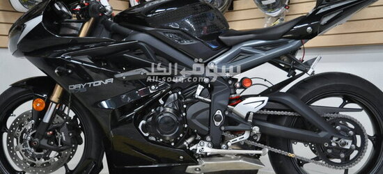 Used motorcycles for sale UAE: 2015 TRIUMPH DAYTONA 675 ABS.....WHATSAPP: +971563148402 - 5